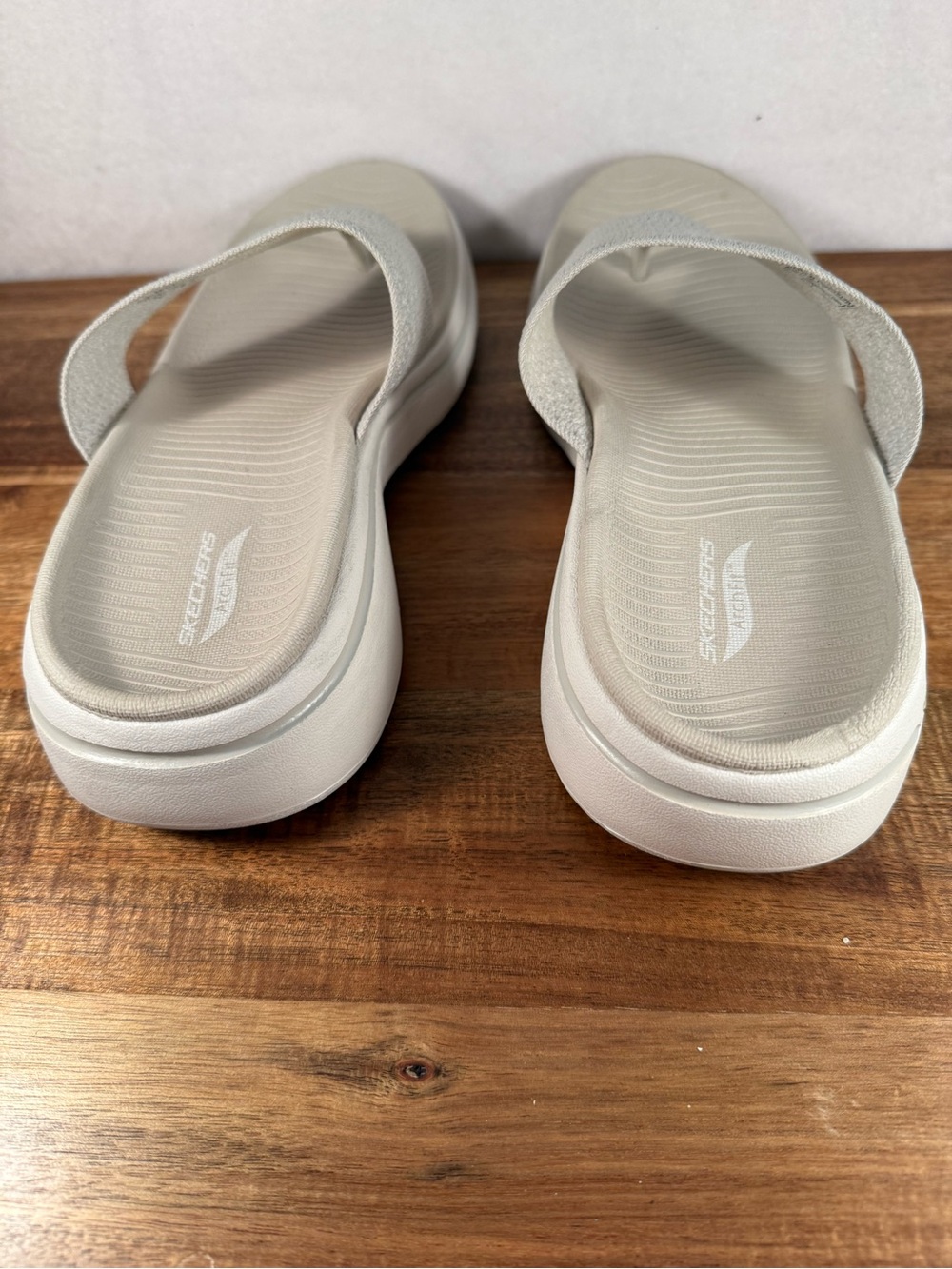 Sketchers Go Walk Arch Fit Knit Sandals, Cream Size 9 - Picture 6 of 11